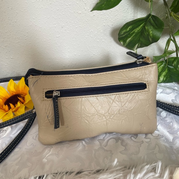 Stone & Co. Beige and Navy Elegant Crossbody Bag Regulable - Picture 11 of 16